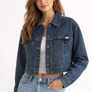 Levi Strauss Signature Vintage Women’s Easy Trucker Denim Jacket – Size S – NWT